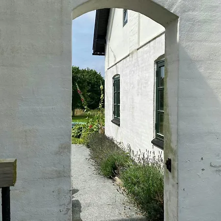 Scenic House With Sea Views In Birkeland Brydegård