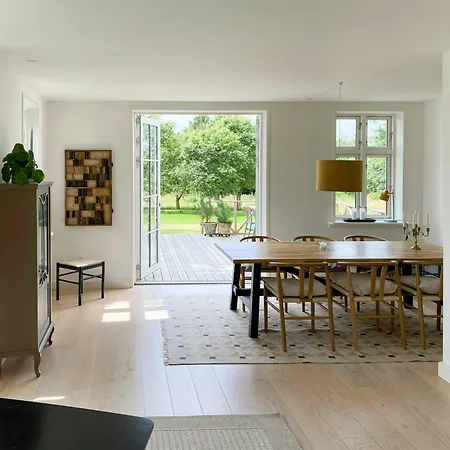 Scenic House With Sea Views In Birkeland *