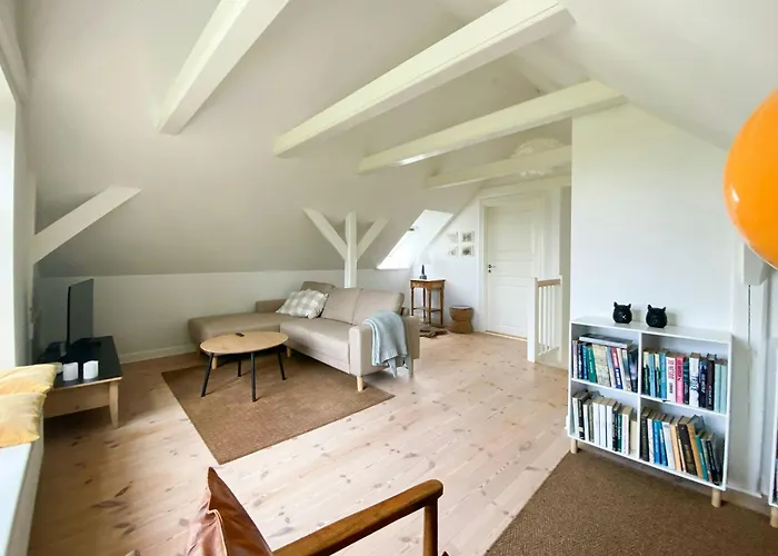 Scenic House With Sea Views In Birkeland